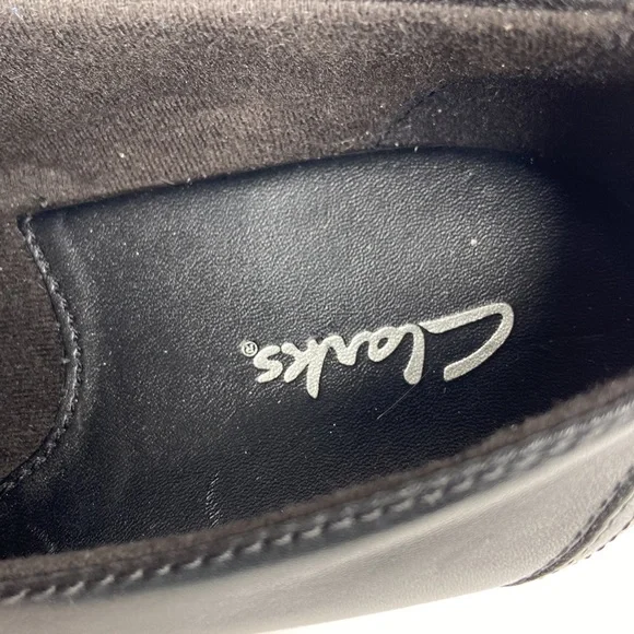 Clarks Genette 9 wide black leather shoes with 2” heel like new - Picture 3 of 12